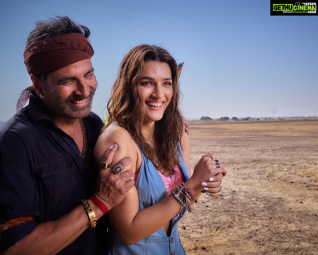 Kriti Sanon Instagram - Going down the memory lane.. BTS Dump! #BachchhanPaandey What a blast we had shooting this film. One of my most fun film schedules.. š„³š I guess that reflects on screen eventually š¤Ŗš @akshaykumar @nadiadwalagrandson @farhadsamji @arshad_warsi @pankajtripathi @wardakhannadiadwala