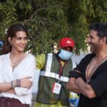 Kriti Sanon Instagram - Going down the memory lane.. BTS Dump! #BachchhanPaandey What a blast we had shooting this film. One of my most fun film schedules.. 🥳💜 I guess that reflects on screen eventually 🤪😉 @akshaykumar @nadiadwalagrandson @farhadsamji @arshad_warsi @pankajtripathi @wardakhannadiadwala