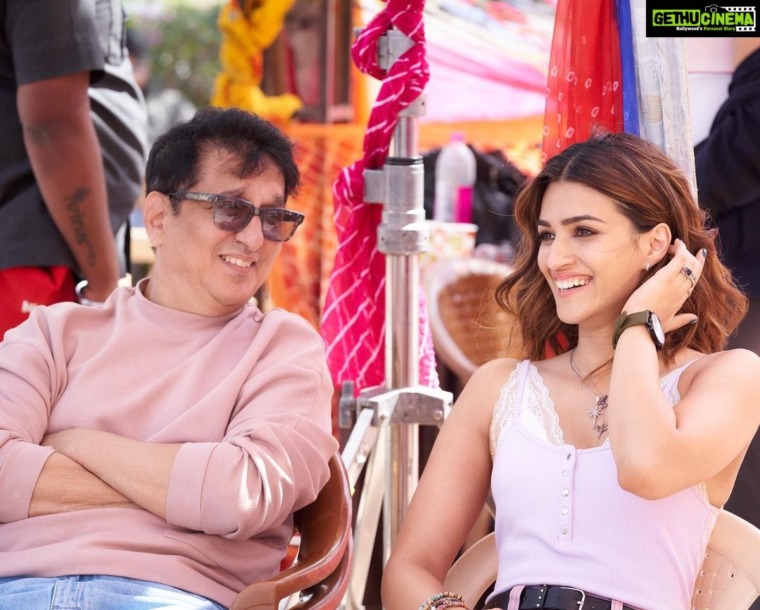 Kriti Sanon Instagram - Going down the memory lane.. BTS Dump! #BachchhanPaandey What a blast we had shooting this film. One of my most fun film schedules.. š„³š I guess that reflects on screen eventually š¤Ŗš @akshaykumar @nadiadwalagrandson @farhadsamji @arshad_warsi @pankajtripathi @wardakhannadiadwala