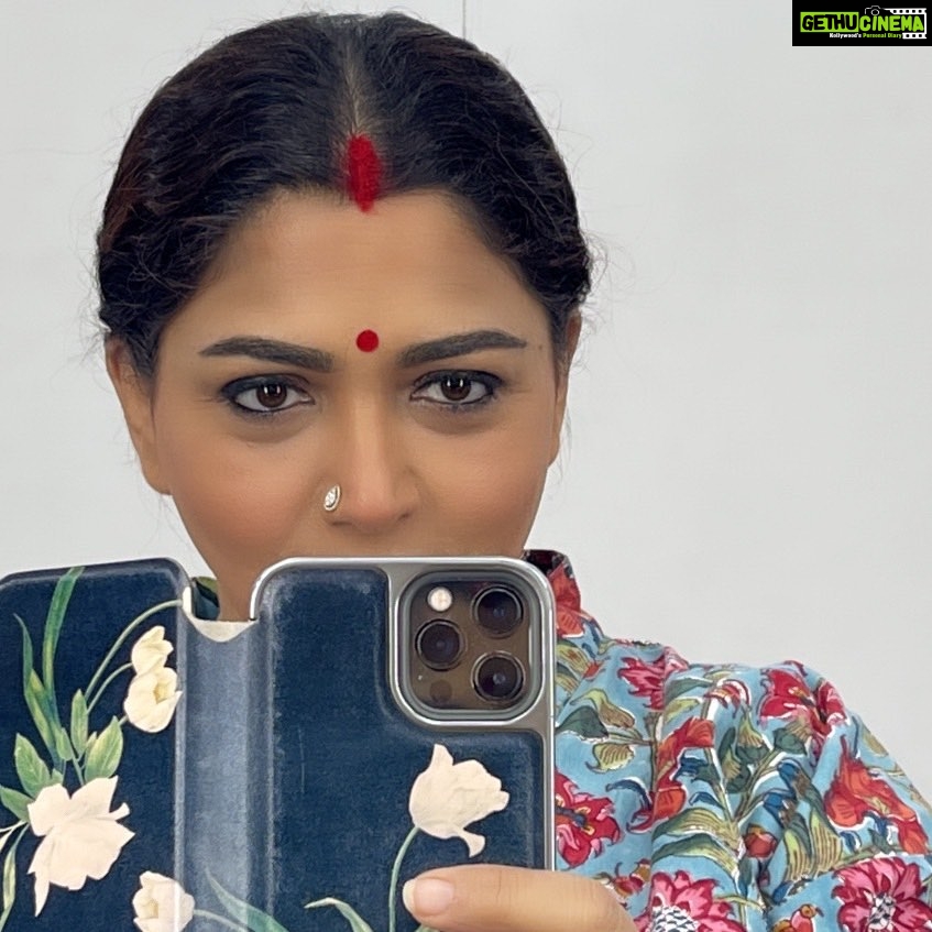 Kushboo Instagram - Kahin pe nighaaen kahin pe nishaana.. when you try to do something new, such disasters take place.. tried looking into the cake but turned out was looking somewhere else ðĪŠðĪŠðĪŠðĪŠððððððĩâðŦðĩâðŦðĩâðŦðĩâðŦðĩâðŦðĩâðŦð·ð·ð·ð·ð·ðĪðĪðĪðĪððĨģððĨ°ðĨ°ðĨ°ðĨ°