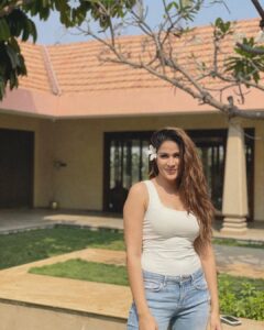 Lavanya Tripathi Instagram - Refuel your soul.

☀️ 🕊 

#weekendvibes