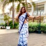 Leesha Instagram - Toooooooo late for the trend 🙈😜🤣 Happy Sunday guys ❤️❤️❤️ 🖤 🖤 🖤 🖤 🖤 🖤 🖤 🖤 🖤 🖤 🖤 🖤 🖤 🖤 🖤 🖤 🖤 🖤 🖤 🖤 🖤 🖤 🖤 🖤 🖤 🖤 🖤 #reelitfeelit #reels #viralreel #trending #trendingreels #fyp #foryou #leesha #reelkarofeelkaro #reel #leeshaeclairs #saree