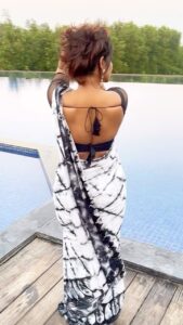 Leesha Instagram - I’ve fallen in love with my new hair style 🤩🤩🤩 Ps: purely flaunting my hair 🤪 Costume: @razak_creations 💕 💕 💕 💕 💕 💕 💕 💕 💕 💕 💕 💕 #reels #reelitfeelit #reelkarofeelkaro #fyp #trending #trendingreels #viralpost #viralvideos #leesha #happyme #doit