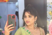 Madhavi Latha Instagram - Oh, hey there. I know who I am. ... It's a good thing But first, let me take a selfie. Hating me doesn't make you look better. "We are all a mess, but it's how we keep it together that makes us beautiful Less perfection, more authenticity.