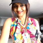 Madhoo Instagram - #sunday #home 🌺🌺🌺