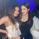 Madhoo Instagram - Miss u babie @keiashahh @ameyaashah love u #daughters are the best❤️💜💜💜🌈