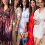 Madhoo Instagram - Thank you my lovely friends for making my day special 💖💖💖💖🏠
