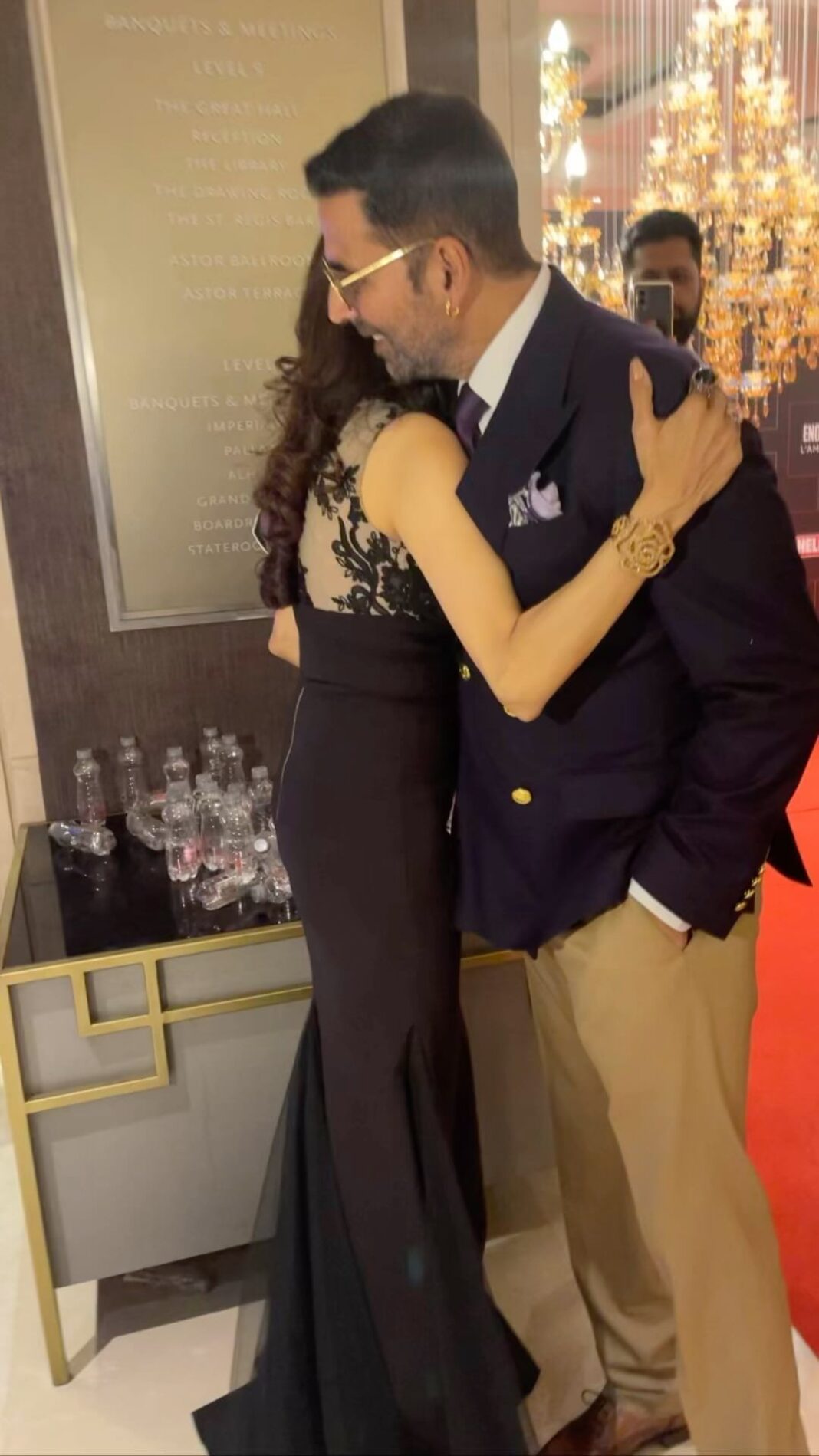 Madhoo Instagram - It was fantastic to meet Akshay @akshaykumar after ages