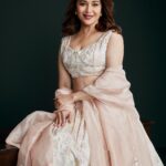 Madhuri Dixit Instagram - Wishing all the women around the world a very Happy International Women’s Day! More power to you all❤️ The world is Now Streeming! #HerKahaaniHaiZaruri #InternationalWomensDay #WomensDay #GirlPower #WomenSupportingWomen #TheFameGame #Netflix #NowStreeming Earrings - @prerto 📸 - @nehachandrakant Wardrobe - @raw_mango @Netflix_in @aaditipohankar @anchalsinghofficial @aahanakumra @amrutasubhash @ashwinyiyertiwari @ashviniyardi @ayeshasood @gazaldhaliwal @guneetmonga @karishmakohli @kushakapila @leenaclicks @masabagupta @madhuridicitnene @mrunalthakur @dattanaomi @neelamkotharisoni @neena_gupta @mostlysane @rytash @saritagpatil @shefalishahofficial @thesaranfiles @battatawada @simatapariaofficial @chinxter @sophiapauljames @swastikamukherjee13 @surveenchawla @taapsee @tahirakashyap @zaynmarie