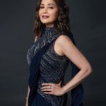 Madhuri Dixit Instagram - A little fusion can never go wrong 💫 #SundayVibes #Fusion #Lookbook #Party #SundayMood