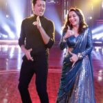 Madhuri Dixit Instagram - This was so much fun, wasn’t it? @riteishd! Thanks for being a sport & joining me in this one 😄 #Reel #DanceReel #Trending #KachaBadam