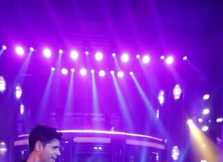 Madhuri Dixit Instagram - Groove mode on with Sidharth! It was absolute fun! Thanks for being a great partner in this one 😄 #Reel #ReelKaroFeelKaro #90sSongs #Bollywood #RomanticSong