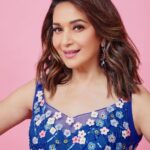 Madhuri Dixit Instagram - Standing tall! #Friday #FridayVibes #Positivity #TheFameGame #TheFameGameOnNetflix #Netflix