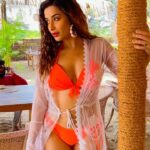 Madhuurima Instagram - Being comfortable in your own skin is a different high 😈💝 Love the beachlife 👄 Styles by @_himangiagarwal #reels #explore #bikini #beach #beachlife