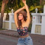 Madhuurima Instagram - Kiss me through my thoughts 💋 #explore Shot by @jalajmehta