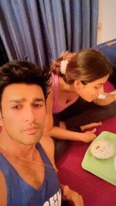 Madhuurima Instagram - Pate bhara? ❤️🤪 #nishantmalkhani #nyrabanerjee #trendingreels