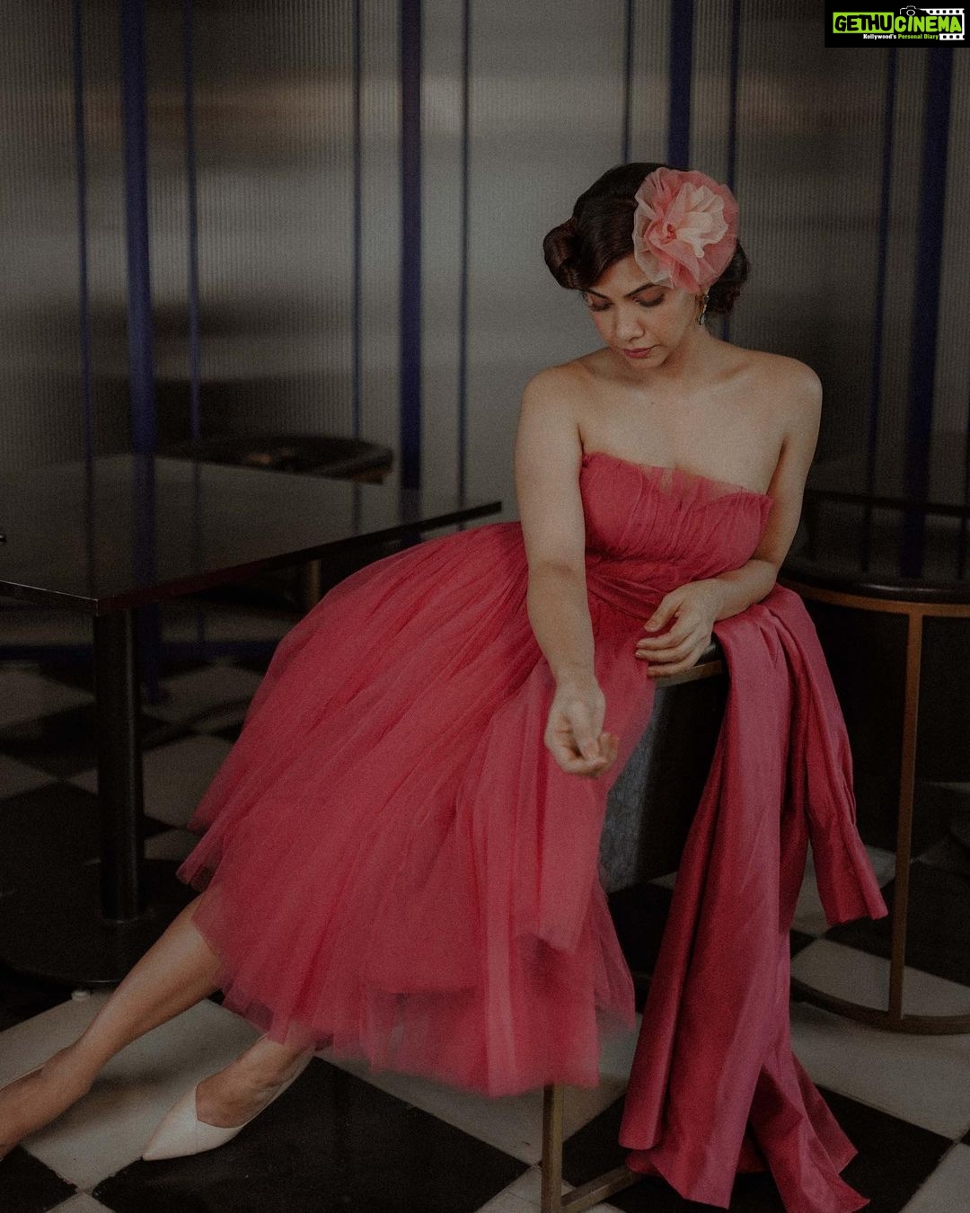 Madonna Sebastian Instagram - Timelessness Photography- @manekha_ Concept & styling- @styledbysmiji Makeup & Hair - @unnips Costume- @labelmdesigners Jewellery- @c.j.artisanboutique Photography Assistant - @david_steve_ Location- @azora.by.ayatana #vintage #retro #dress
