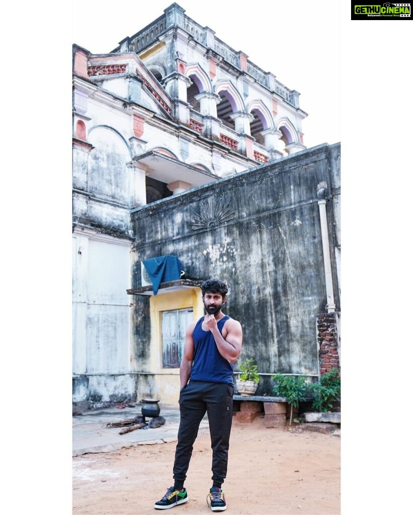 Mahendran Instagram - In my own lane , on my own frequency…..🎬 @prasannakumar_kakarla ‘s 📸 #100yearsoldbuilding #vintage #shootingspot Naidupeta