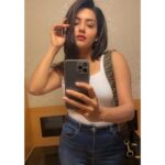 Mahima Nambiar Instagram – Just me 😎!!!!

#selfie #mirrorselfie #beyou #selfobsessed #white #denim #outfitoftheday #iseeyou #dressup #selfieallday #behappy