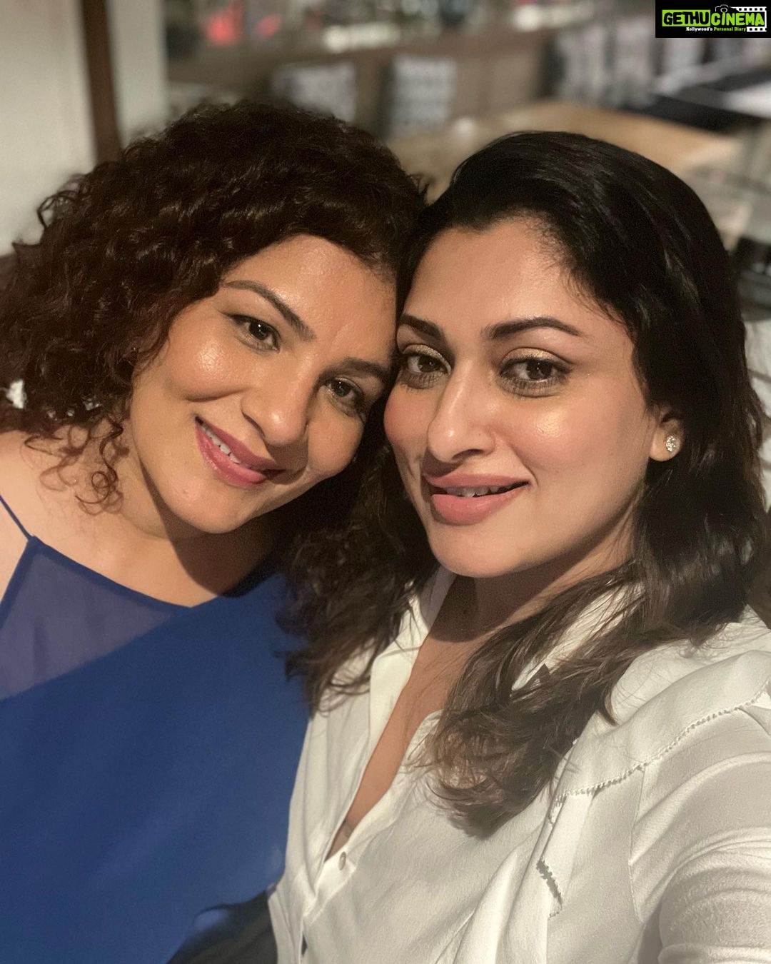 Malavika Instagram - Hello my truest friend @malhotrawinnie_ , I want you to know that I’m blessed to have a great friend like you. Your friendship is invaluable to place a price tag on, and it’s more precious than the finest gold and silver in the entire universe. You’ve touched my heart in so many ways that I could never have thought of your care and love and I will always treasure our friendship with every breath in me. You have a heart of gold and a personality that should be cherished and preserved in a glass box. You have inspired me to be the best version of myself that I can possibly be and I hope that I can somehow repay you for everything that you have done for me. Without you, I would be a completely different person. Saying that you’re special is an understatement. I hope that you know this, and not just know it, but really believe it. Most people aren’t lucky enough to have such a strong friendship in their lifetimes, but I know how lucky I am to call you my best friend. I love you. ♥️ Izumi - Bandra