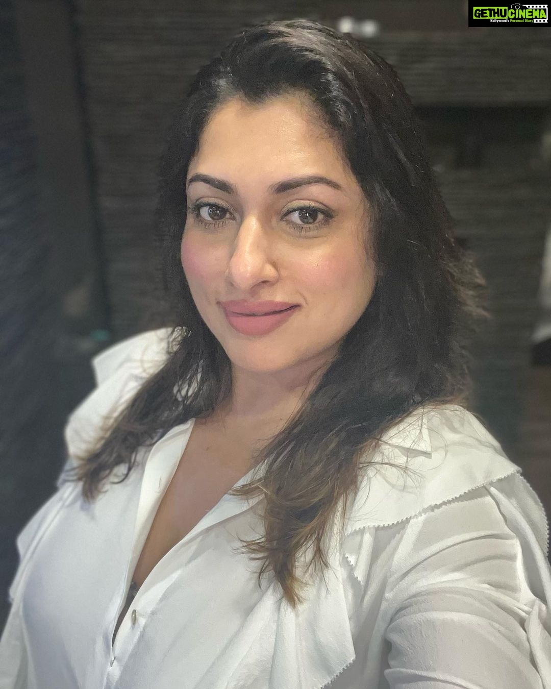 Malavika Instagram - Hello my truest friend @malhotrawinnie_ , I want you to know that I’m blessed to have a great friend like you. Your friendship is invaluable to place a price tag on, and it’s more precious than the finest gold and silver in the entire universe. You’ve touched my heart in so many ways that I could never have thought of your care and love and I will always treasure our friendship with every breath in me. You have a heart of gold and a personality that should be cherished and preserved in a glass box. You have inspired me to be the best version of myself that I can possibly be and I hope that I can somehow repay you for everything that you have done for me. Without you, I would be a completely different person. Saying that you’re special is an understatement. I hope that you know this, and not just know it, but really believe it. Most people aren’t lucky enough to have such a strong friendship in their lifetimes, but I know how lucky I am to call you my best friend. I love you. ♥️ Izumi - Bandra