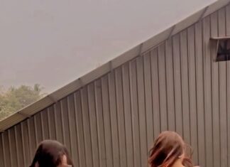 Malavika Wales Instagram - Bloopers are for us. @_aswathysankar_ #trending #sister #viral #aliabhatt #gangubaikathiawadi #fashion #bloopers #bollywood