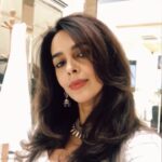 Mallika Sherawat Instagram – Life isn’t perfect but your hair can be, feeling like a new woman after @hairby_nik007 did his magic on my hair 💇🏻‍♀️ Bandra Mumbai