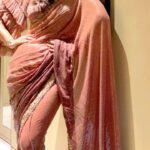 Mamta Mohandas Instagram – टिप टिप बरसा in a gorgeous saree made by @rehanabasheerofficial .. the idea of how an indian woman should look in a drape began with watching @officialraveenatandon in this song. 

#saree #sareelove #instafashion #fashion #indianwear #indiandesigner #raveenatandon #mamtamohandas #mamta #instagood #love #fan #tiptipbarsapaani