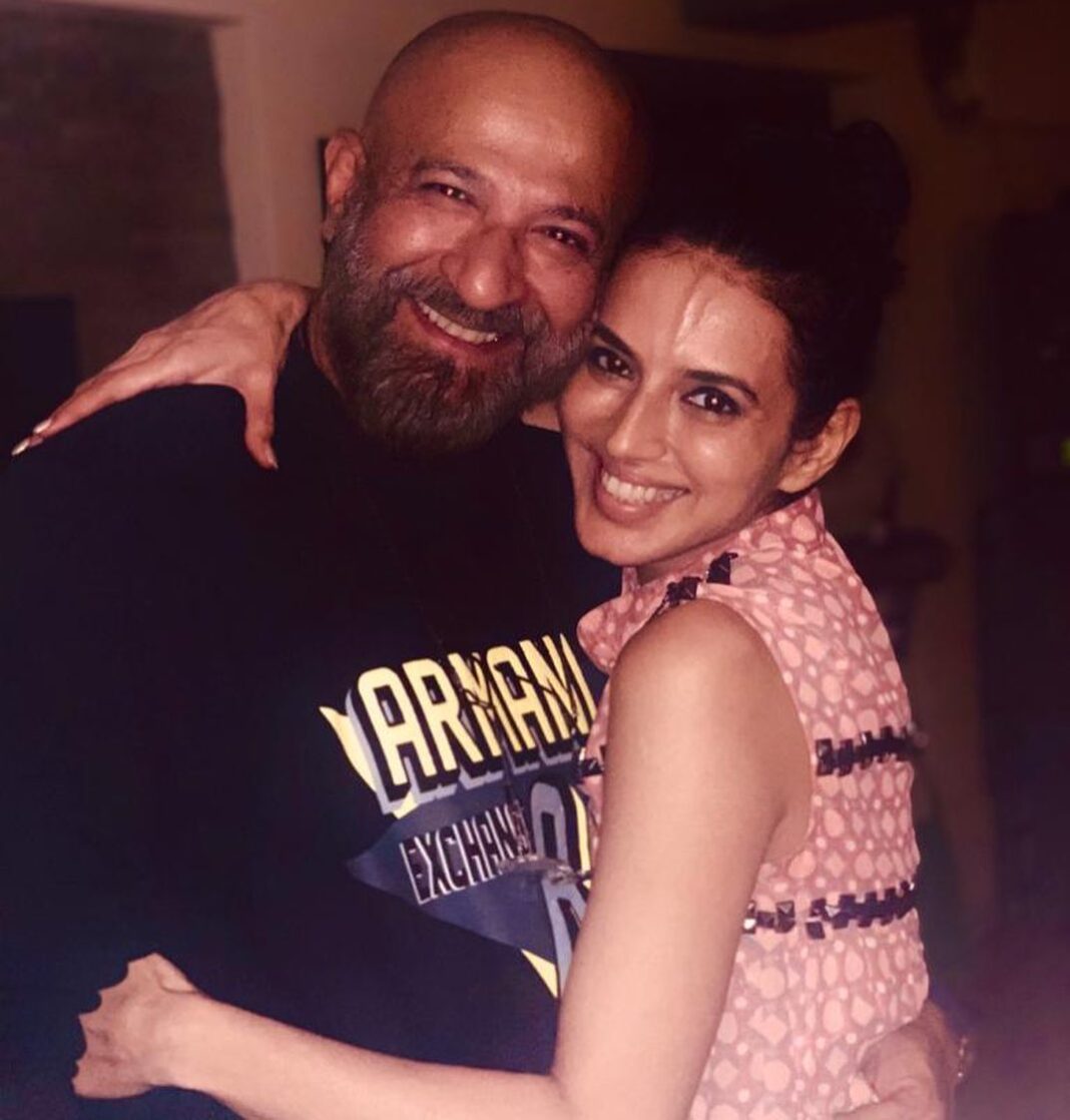 Mandira Bedi Instagram - Happy Happy Birthday Aps.. Missing being with you on your birthday.. but here’s to many more birthdays, evening catch ups and fun times ahead. 🥰Thank you for being there for me and holding my hand through the tough times. I’m really grateful for you. ❤️🧿 May this year ahead be stupendous ❤️🙏🏽 #loveyou ❤️🧿 #onwardsandupwards @aparnabadlani