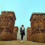 Mandira Bedi Instagram – Last weekend I visited Odissa for an event and got a few sights in. The #Suntemple was spectacular! Thank you @mycitylinks.in @preludeliveofficial @lyricistpriyankaa for an Allround beautiful visit. And these lovely pictures! Sun Temple,konark,orrisa