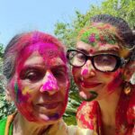 Manisha Koirala Instagram - Celebrating colours of life.. #happyholi #family #friendship #life #celebration