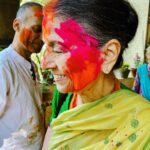 Manisha Koirala Instagram - Celebrating colours of life.. #happyholi #family #friendship #life #celebration