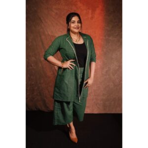 Manjima Mohan Instagram - Somewhere in between a full wide smile and a zoned out face😬 Styled by: @nikhitaniranjan 📸 :@parvathamsuhasphotography @crearebyps Outfit: @wearjiti Jewellery: @blingsutra @ascend.rohank Makeup and hair : @teamdiamondartistry