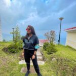Meera Nandan Instagram - How I miss this view 😢✨ . 📸 @akhinair . #ooty #whataweekend #its81115 #bestpeople #love #positivevibes #memories #goodvibes #nature #shortestvacayever #memoriesmade Ooty & Coonoor, Nilgiri Hills, Tamil Nadu