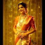 Milana Nagaraj Instagram - Saree: @mugdhaartstudio MUA: @makeup_sachin PC : @vinu5494 Jewellery: @sachibridalhouse ಕರ್ನಾಟಕದಲ್ಲಿ ಮೊಟ್ಟ ಮೊದಲ ಬಾರಿಗೆ #MUGDHAARTSTUDIO SILK SAREE SHOW ROOM ಬೆಂಗಳೂರು HSR Layout ನಲ್ಲಿ ಮಾರ್ಚ 27th ಭಾನುವಾರ Open ಆಗ್ತಿದೆ. GRAND OPENING ON MARCH 27th SUNDAY #MUGDHAARTSTUDIO #MUGDHASILKSAREE WELCOME TO BENGALURU @mugdhaartstudio 🙏🏻 #kanchipuram #mugdhaartstudio #mugdhabengaluru #silksaree #bengaluru #meravanigemovies #hsrlayout #karntaka #saree #sareelove #reelsinstagram