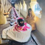 Mouni Roy Instagram - करपूर गौरम करूणावतारम संसार सारम भुजगेन्द्र हारम | सदा वसंतम हृदयारविंदे भवम भवानी सहितं नमामि || 🌸 🍃 आप सभी को महाशिवरात्री की हार्दिक शुभकामनाएँ 🍃🌸 #myoneandonly