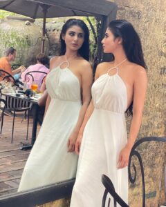 Mouni Roy Instagram - Pl speak softly, donot be loud 🤫 Colombo, Sri Lanka