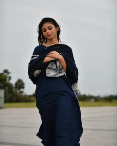 Mouni Roy Instagram - करपूर गौरम करूणावतारम
संसार सारम भुजगेन्द्र हारम |
सदा वसंतम हृदयारविंदे
भवम भवानी सहितं नमामि ||
🌸 🍃 आप सभी को महाशिवरात्री की हार्दिक शुभकामनाएँ 🍃🌸
#myoneandonly