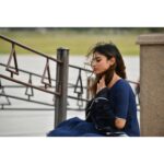 Mouni Roy Instagram - करपूर गौरम करूणावतारम संसार सारम भुजगेन्द्र हारम | सदा वसंतम हृदयारविंदे भवम भवानी सहितं नमामि || 🌸 🍃 आप सभी को महाशिवरात्री की हार्दिक शुभकामनाएँ 🍃🌸 #myoneandonly
