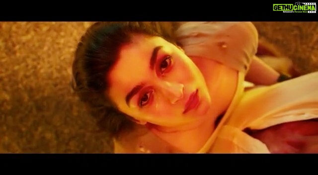 Mouni Roy Instagram - You are a gift to everyone that loves art & cinema; An exquisite beam of light ✨ May life always bring you true happiness & huge joy 🔆🔱 Happy happiest birthday to the love light & beauty of Brahamastra ⚜️ @aliaabhatt ❤️ See you in cinemas! Brahmāstra Part One: Shiva 09.09.2022 #HappyBirthdayAliaBhatt