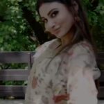 Mouni Roy Instagram - Super Excited to share with you the #SaveSoil Song and Dance. Feel the rhythm and put up your best moves for the dance 💃🩰 challenge. Let us come together for soil! #SaveSoil @sadhguru Let's make it happen! @consciousplanet #SoilSong #ActionNow savesoil.org