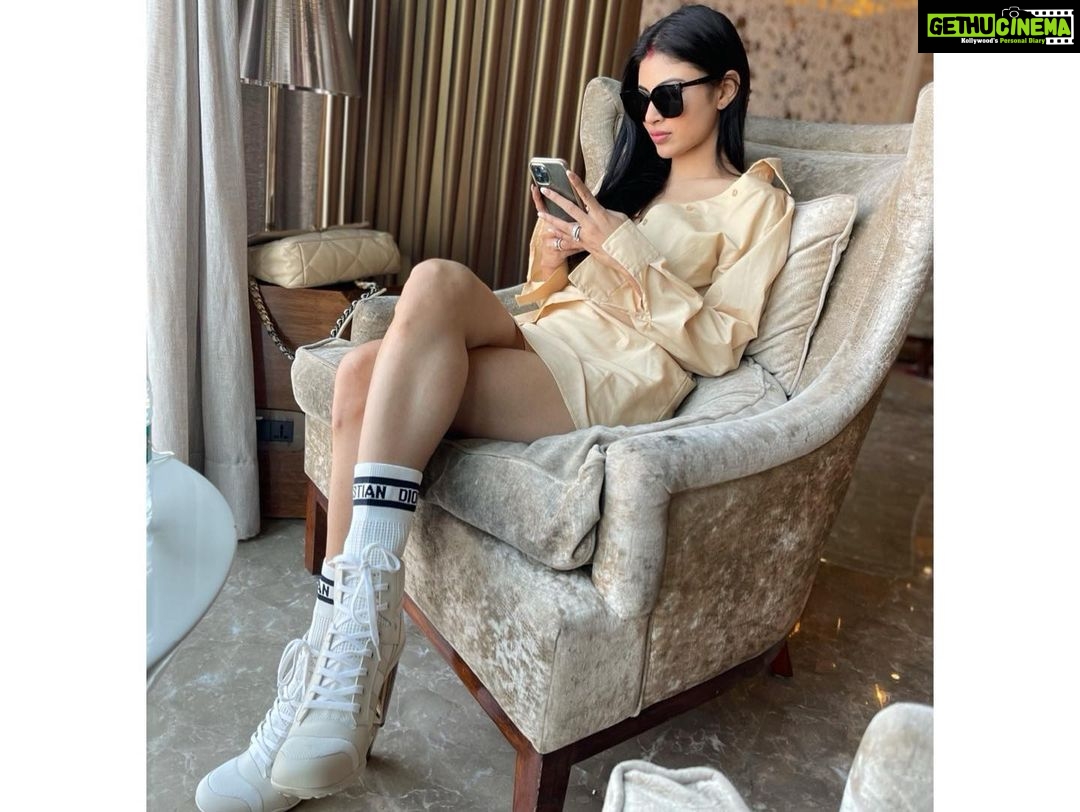 Mouni Roy Instagram - #photodump #workation Colombo, Sri Lanka