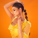 Mouni Roy Instagram - It’s not what you look at matters, it’s what you see… 🌟 💫 Outfit by : @houseofneetalulla x @neeta_lulla Jewellery by : @goenkaindia Rings : @mozaati x @rishirichjewels Styled by : @manekaharisinghani for @stylebalmco Shot by : @tejasnerurkarr Hair: @chettiarqueensly Make up: @mukeshpatilmakeup @zeetv #didlilmasters