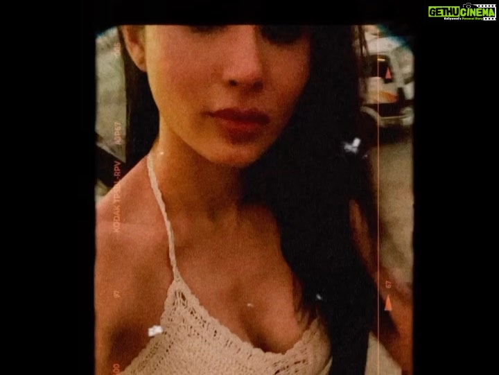 Mouni Roy Instagram - #photodump #workation Colombo, Sri Lanka