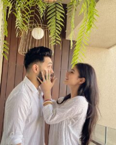 Mouni Roy Instagram - May your lives forever be filled with colours of joy, love & laughter 
💙💚💛🧡❤️💜🖤🤍🤎
HAPPPPPYYYYYYY HOLIIIIIIIIIIIII 💦 
#ourfirst 🔆🔱