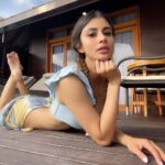 Mouni Roy Instagram - How ya fixed for moonlight how ya fixed for stars how ya fixed for kissing while we listen to soft guitars ~ Frank Sinatra #tb