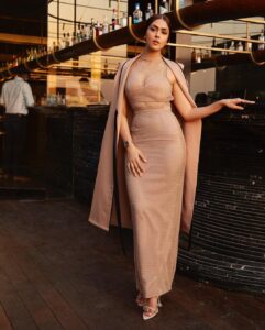 Mrunal Thakur Instagram - I like it Mesh-y ✨👄 Outfit @nikhilthampi for @labelrsvp Shoes @publicdesire Styled by @wardrobist with @aasthasharma @gehnadholakia Sunglasses @danielwellington Make up; @missblender Hair: @sunny_makeup_artist Photos: @leroifoto