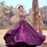 Nakshathra Nagesh Instagram – For #vijaytelevisionawards #prelude 🥳 
Wearing @studio149 
Hair @durga_hair_stylist 
Shot by my darling haraneyyyy @haran_official_ ❤️ 
#tamizhumsaraswathiyum #grateful