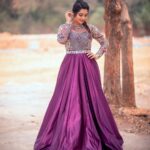 Nakshathra Nagesh Instagram – For #vijaytelevisionawards #prelude 🥳 
Wearing @studio149 
Hair @durga_hair_stylist 
Shot by my darling haraneyyyy @haran_official_ ❤️ 
#tamizhumsaraswathiyum #grateful