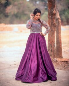Nakshathra Nagesh Instagram - For #vijaytelevisionawards #prelude 🥳 Wearing @studio149 Hair @durga_hair_stylist Shot by my darling haraneyyyy @haran_official_ ❤️ #tamizhumsaraswathiyum #grateful